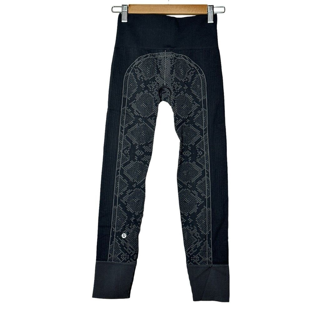 Lululemon Leggings Leggings Size‎ 4 Gray Snake Print Stretch Activewear Gym Yoga